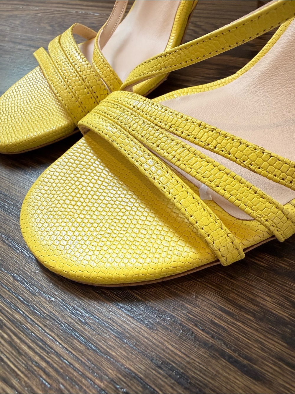 NWOT TUCKERNUCK SHOES Lemon Yellow Embossed Leather Scarlet Heels - size 8.5 - Picture 12 of 13